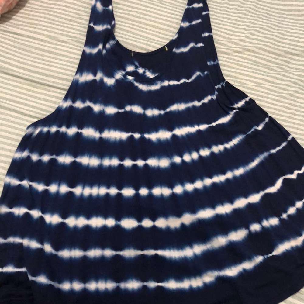 Blue and white top